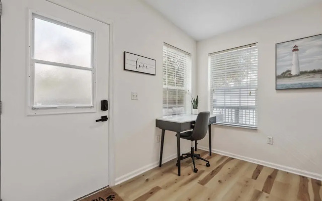 The Oak Hideaway Pet Friendly 3bd!