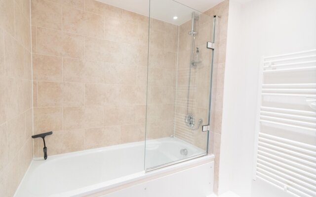 Hamilton Grace - Paramount Apartments