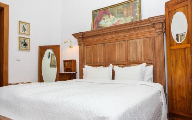 IL Piccolo Castello Busteni