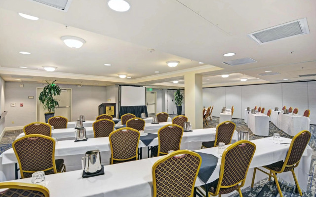 Embassy Suites by Hilton Valencia