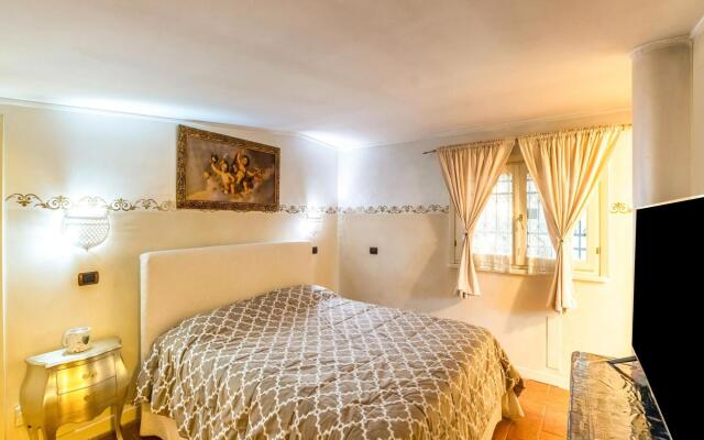 Villa near the sea with private pool