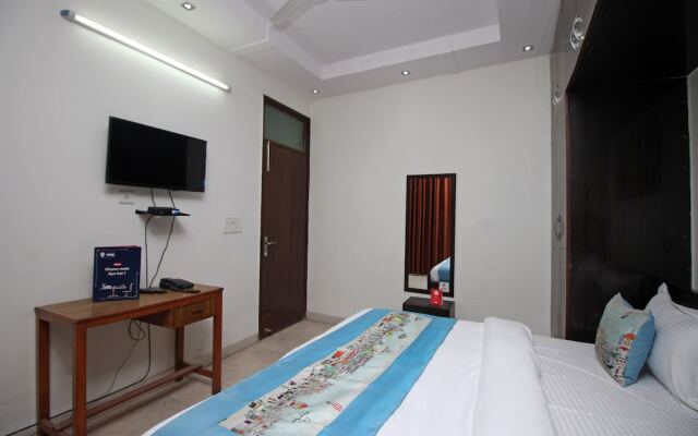 OYO 9019 Golden Park Kirti Nagar