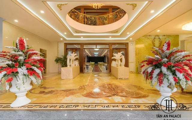 Tan An Palace