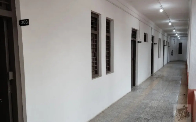 6 CR Hotel Natraj Aurangabad