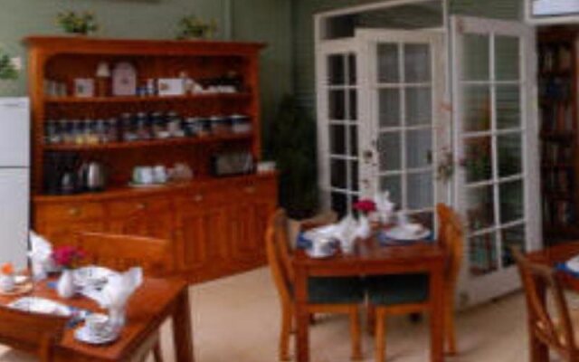 Heritage Cottage Bed And Breakfast