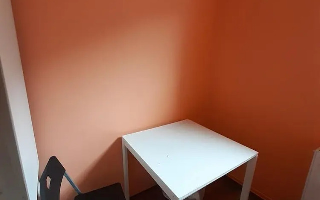 2-Rent Group Hostel Rooms&Apartments TUB19A