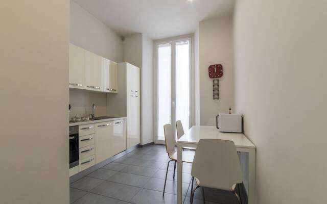 Porta Pia & Villa Torlonia Apartment with Balcony