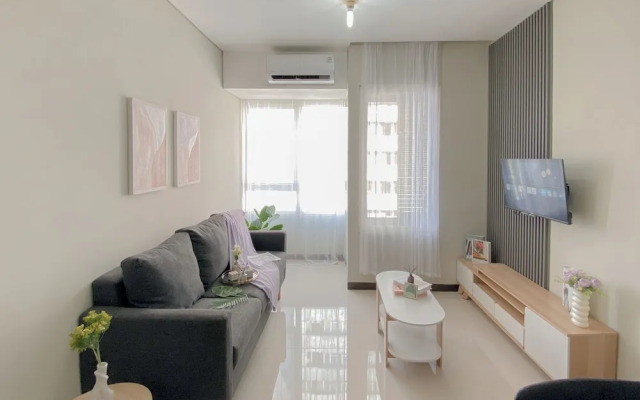 Well Designed 2Br At Nifarro Park Apartment