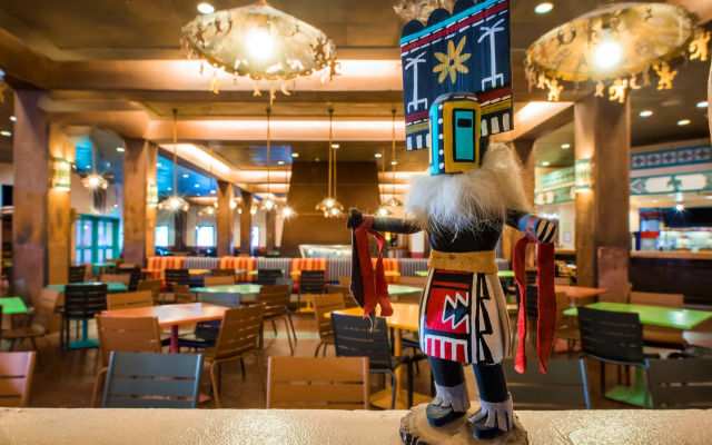 Отель Disney Hotel Santa Fe