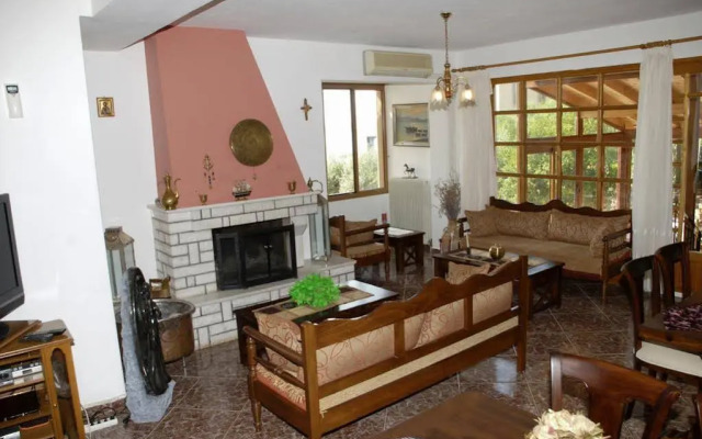 Porto Lourbas Hotel