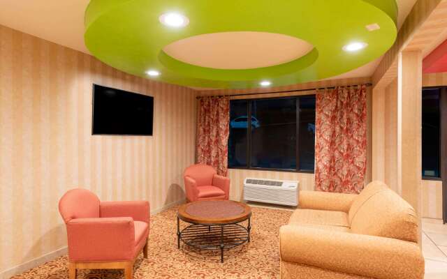 Suburban Studios Branson On The Strip