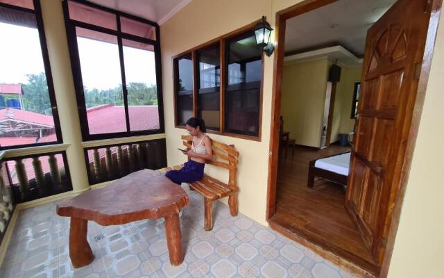 La-Familia Guest House