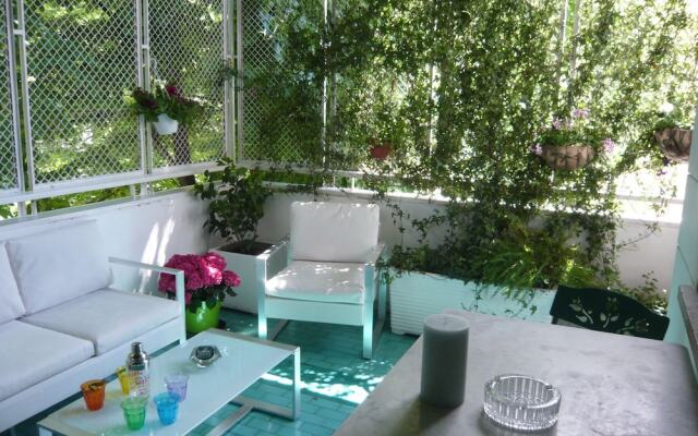 Superior 5 BD & BR Apt in Vatican Area