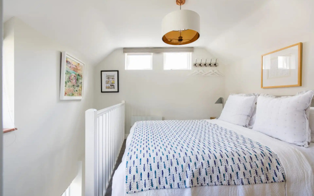 Lavender Folly - Cosy Accommodation Central Alresford