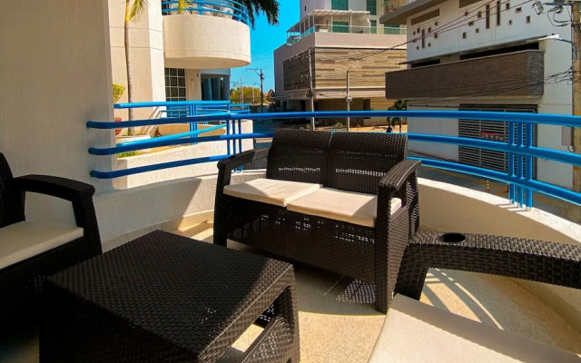 Quiet Apartment one Block From the Beach