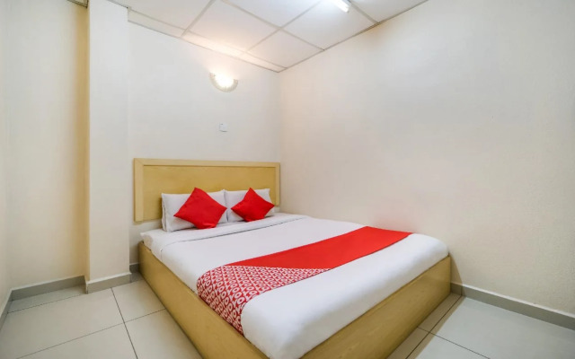 OYO 301 River Inn Hotel