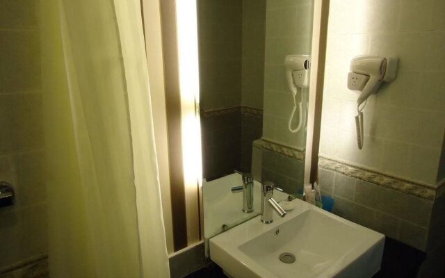 Zhongzhou Hotel (XingHe Road)