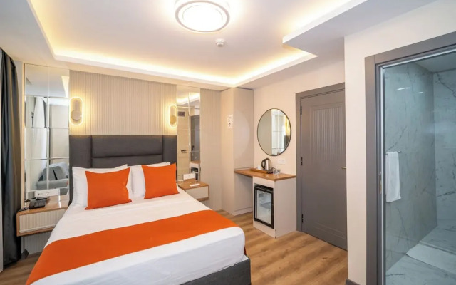 Отель Robin Hotel