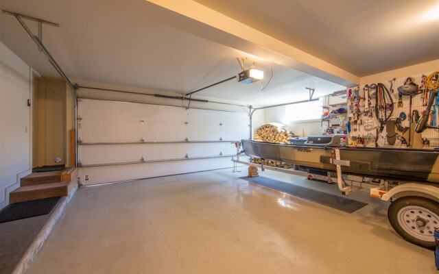 Big Sky - Crail Creek Retreat