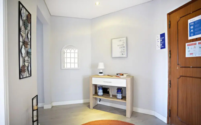 Gulbenkian in Faro With 2 Bedrooms and 1 Bathrooms