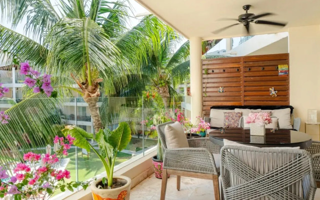 Elements 214 2 Bedroom Condo by RedAwning