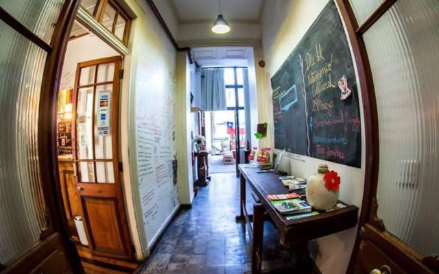 Chile Lindo Hostel
