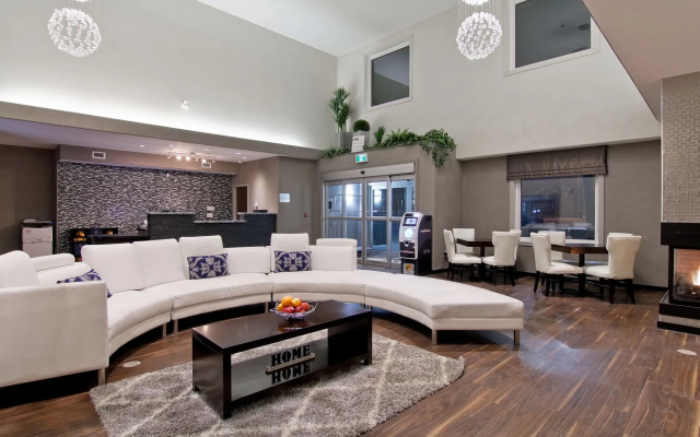 Home Inn and Suites Regina Airport