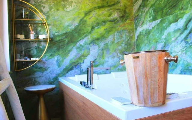 Accommodation With Lake View With Jacuzzi