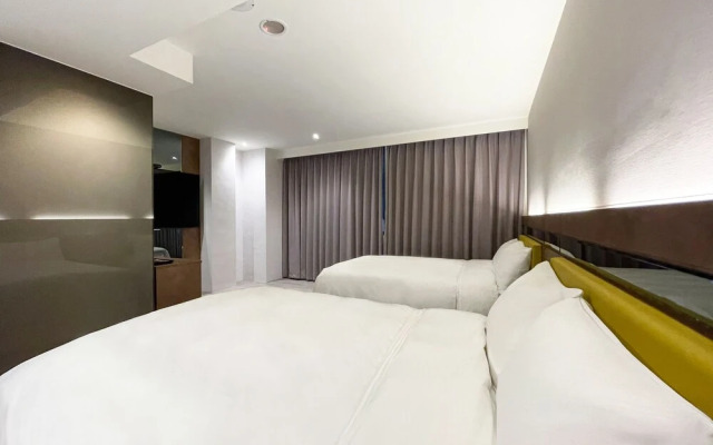 CHECK inn Taichung Qinghai