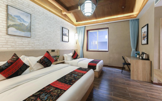 Zou Qu Ye Travel Hotel