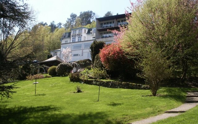 Hôtel Aux Roches Fleuries