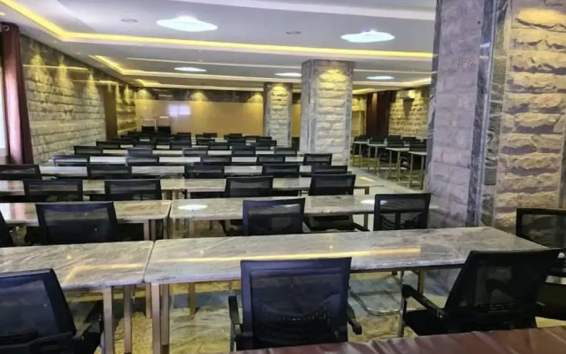 Continental Hotel by R&K Suites