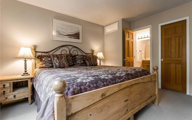 Seasons Four by Snowmass Vacations