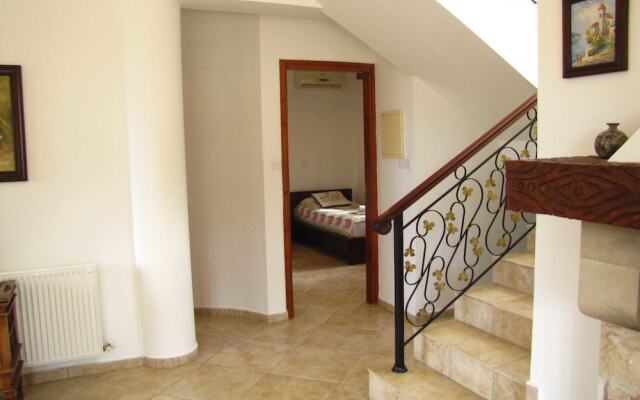 Webooking Theodora Villa