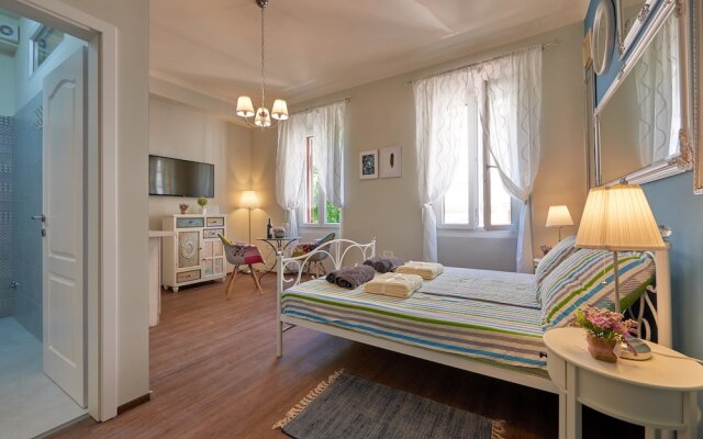 Old City Romantic Studios