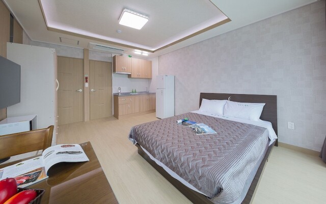 Yeosu Janggun Island Pension