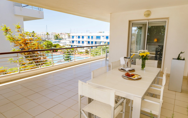 Marina Club Lagos Resort