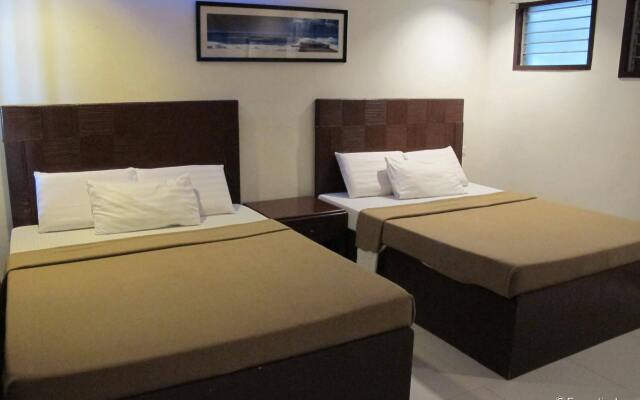 Bluefins Resort