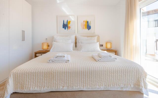 21052 - Heavenly Views From Frontline Penthouse