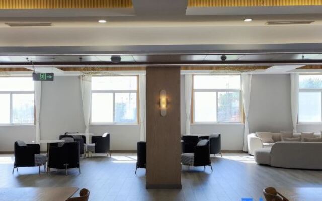 Yililan Hotel (Baiyangdian Never-Sleeping City Branch)