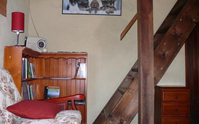 Tyrra Cottage Bed & Breakfast