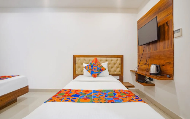 Fabhotel Royal Inn I