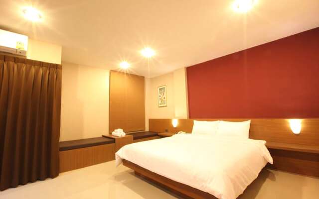 The Plubpla Serviced Apartment