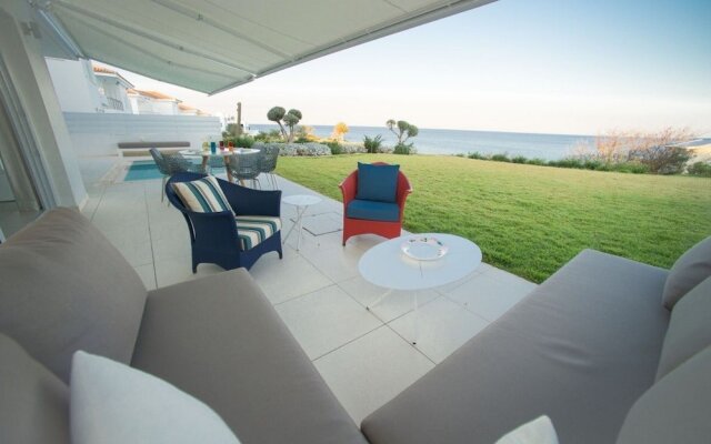 Villa Scarlet