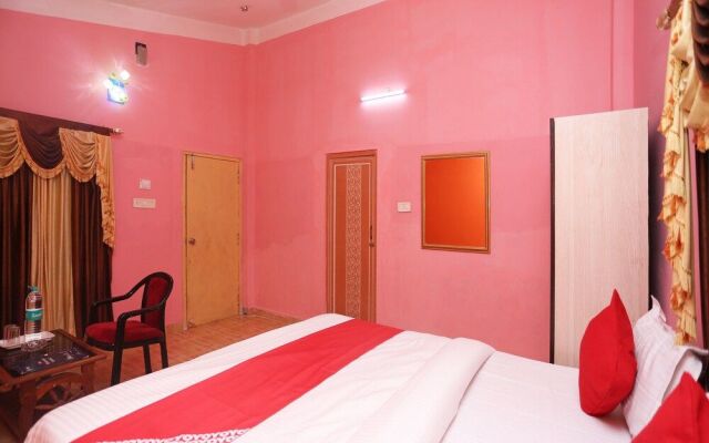OYO 26822 Golden Sea Queen Beach Resort