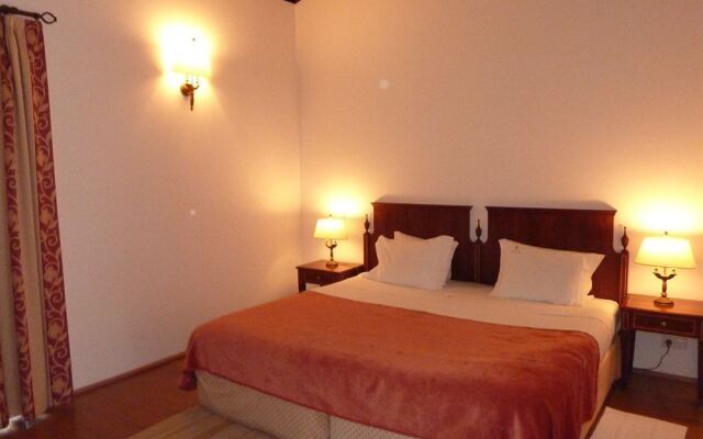 Mosteiro De S. Cristovao De Lafoes