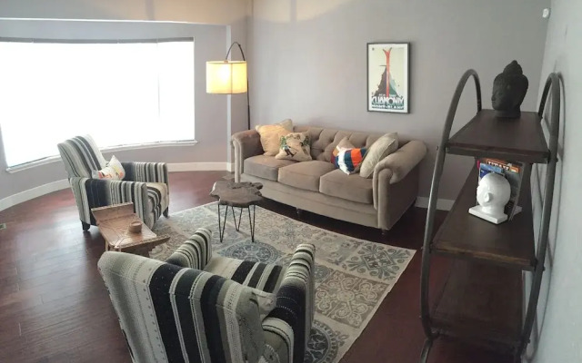 Exquisite 7-BR Home by the Mountains