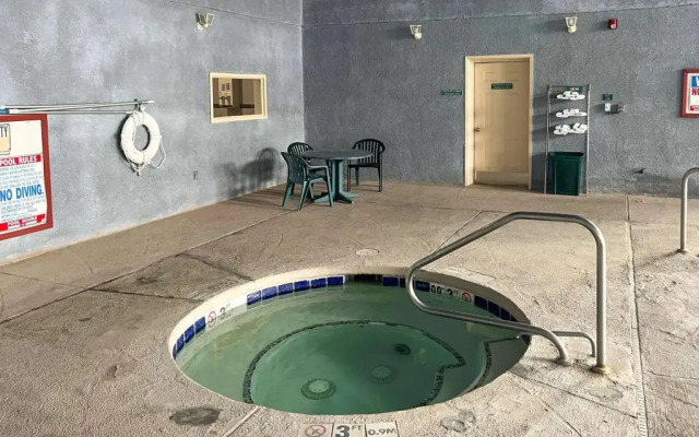 Holiday Inn Express Grants