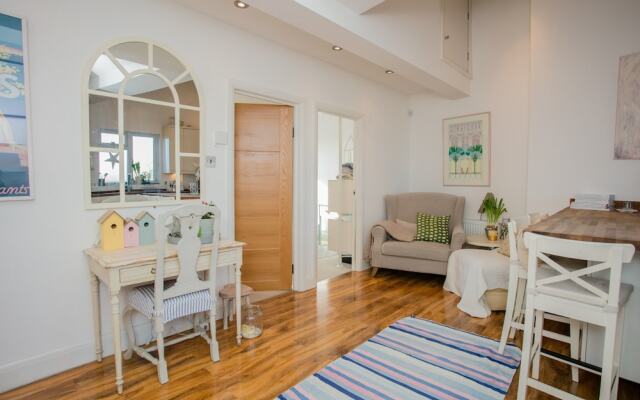 1 Bedroom Flat With Roof Terrace