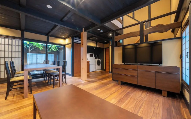 Resi Stay Palace Gate